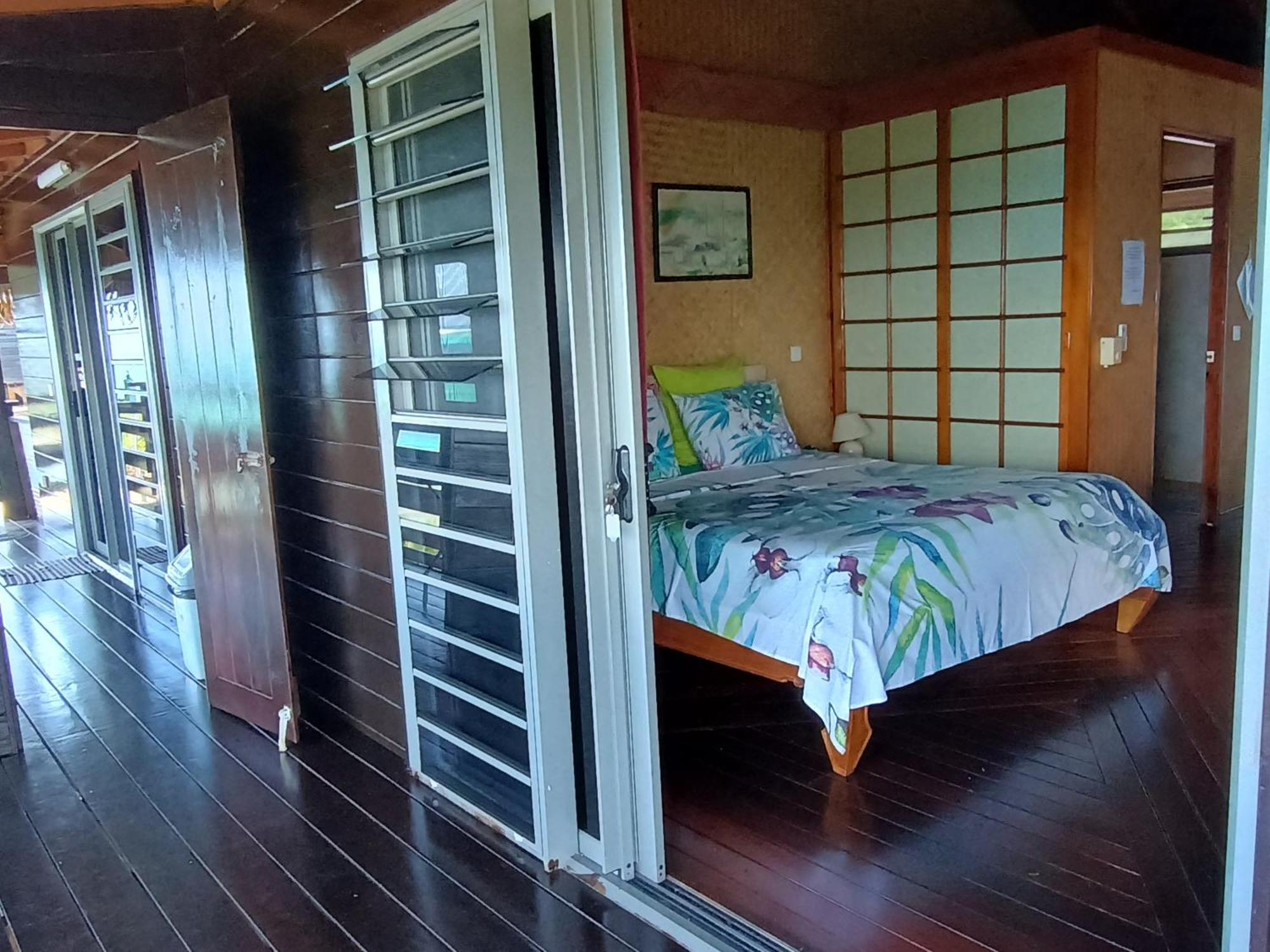 Tehuarupe Surf Studio 2 Haapiti Exterior photo
